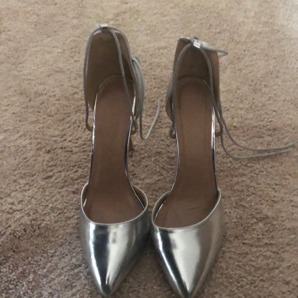 Silver lace up pumps